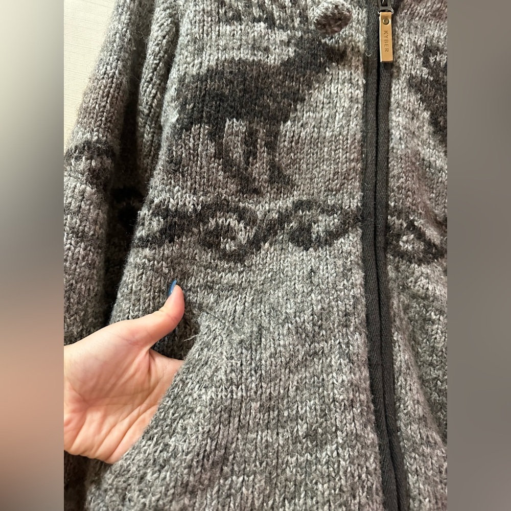 Kyber Outerwear Women’s Wool Knit Zip Hoodie Bear Pattern Size S - Picture 4 of 8
